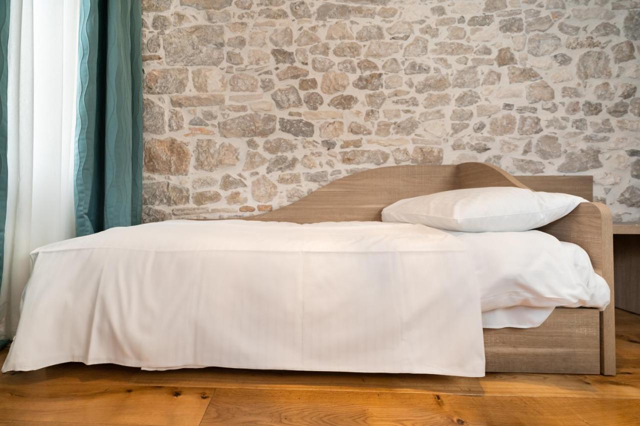 Tifani Luxury Rooms 2 Split Exterior photo