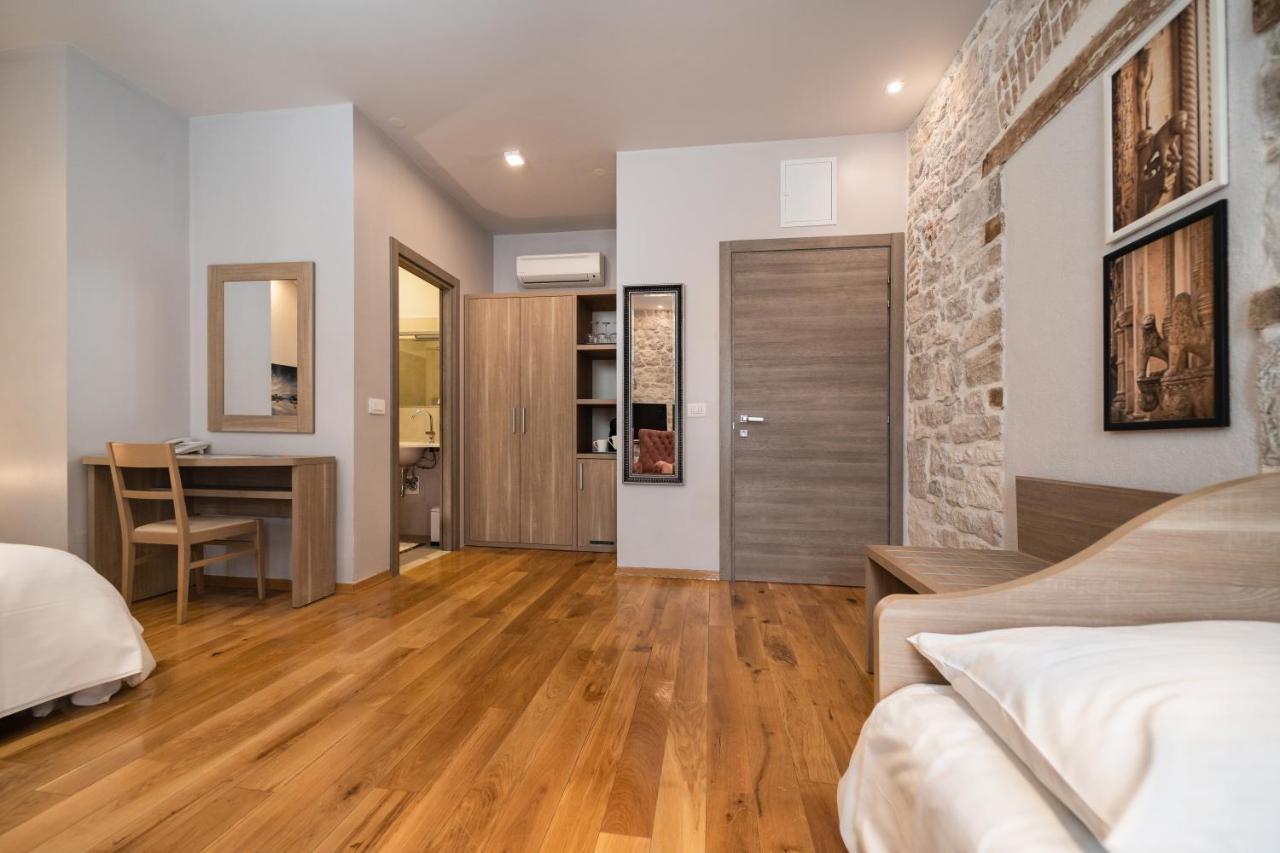 Tifani Luxury Rooms 2 Split Exterior photo