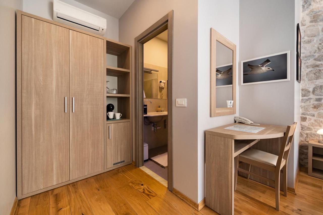 Tifani Luxury Rooms 2 Split Exterior photo