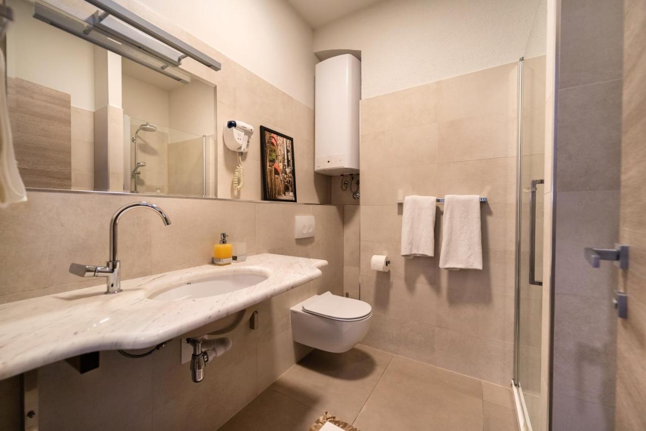 Tifani Luxury Rooms 2 Split Exterior photo
