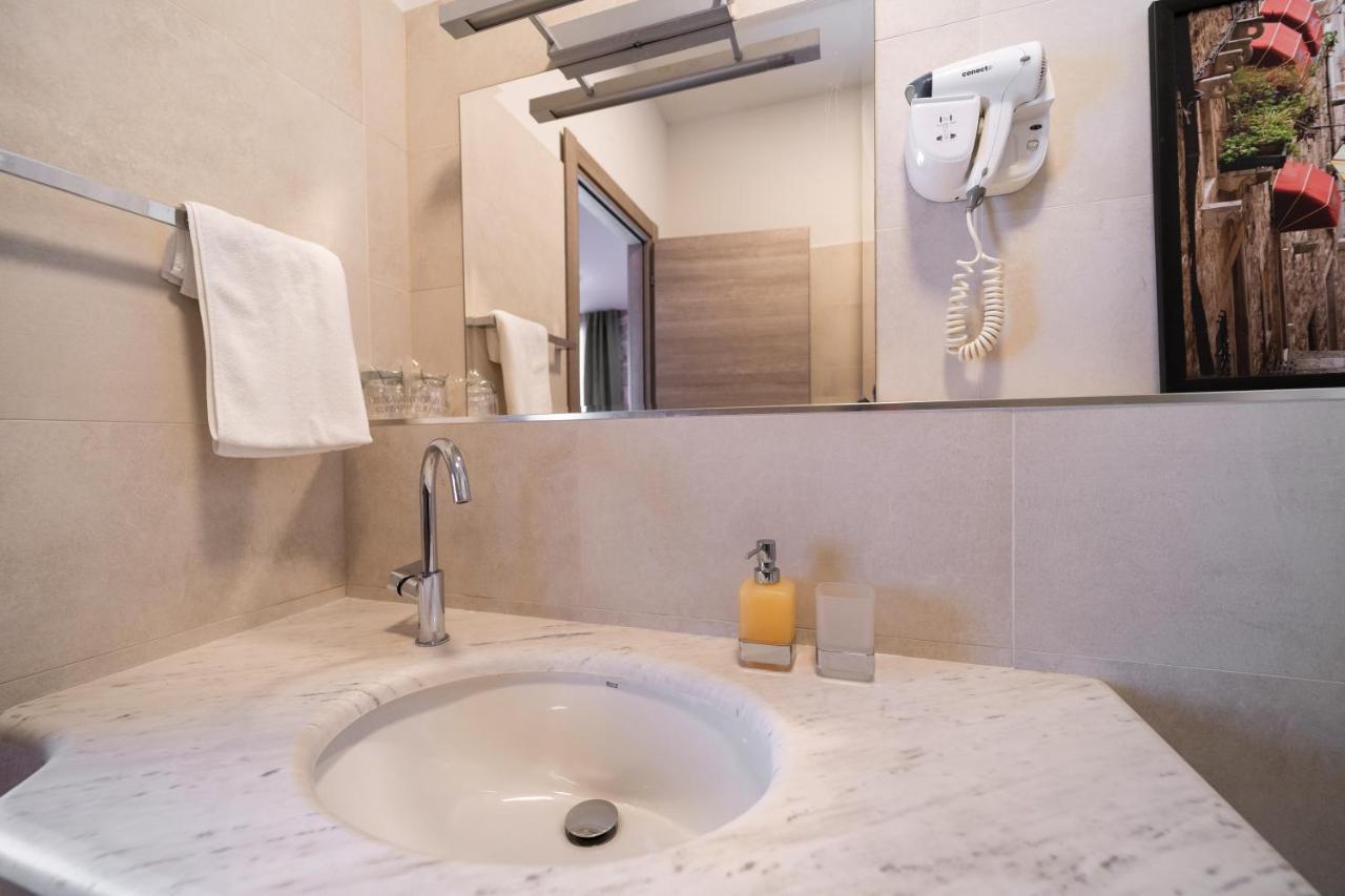 Tifani Luxury Rooms 2 Split Exterior photo